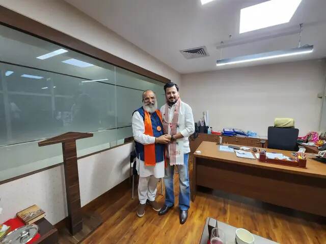 Tushar Kumar with Shri Jai Bhagwan Goel