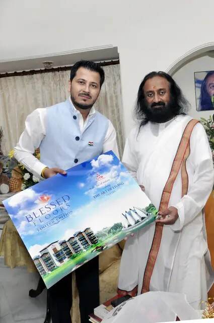 Tushar Kumar with Gurudev Sri Sri Ravi Shankar